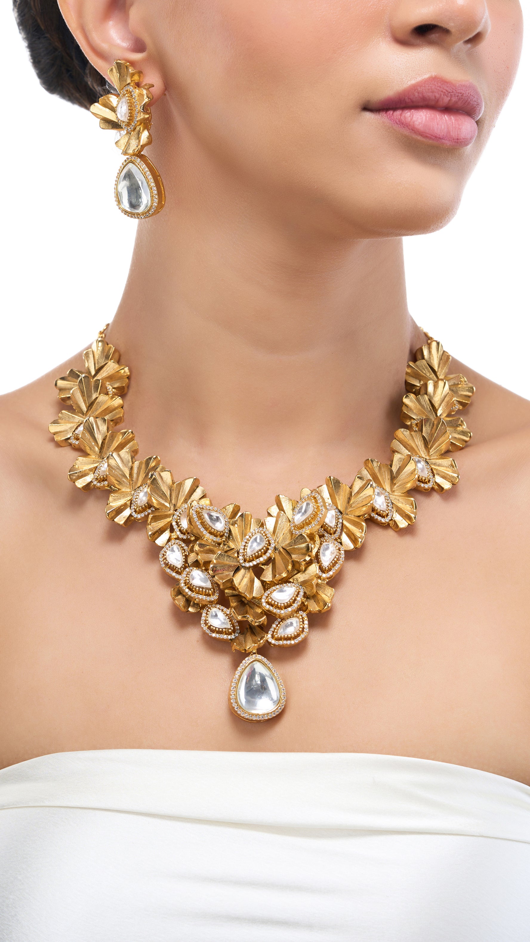 NAYANTARA HAND CRAFTED FILIGREE GOLD FLOWER NECKLACE SET
