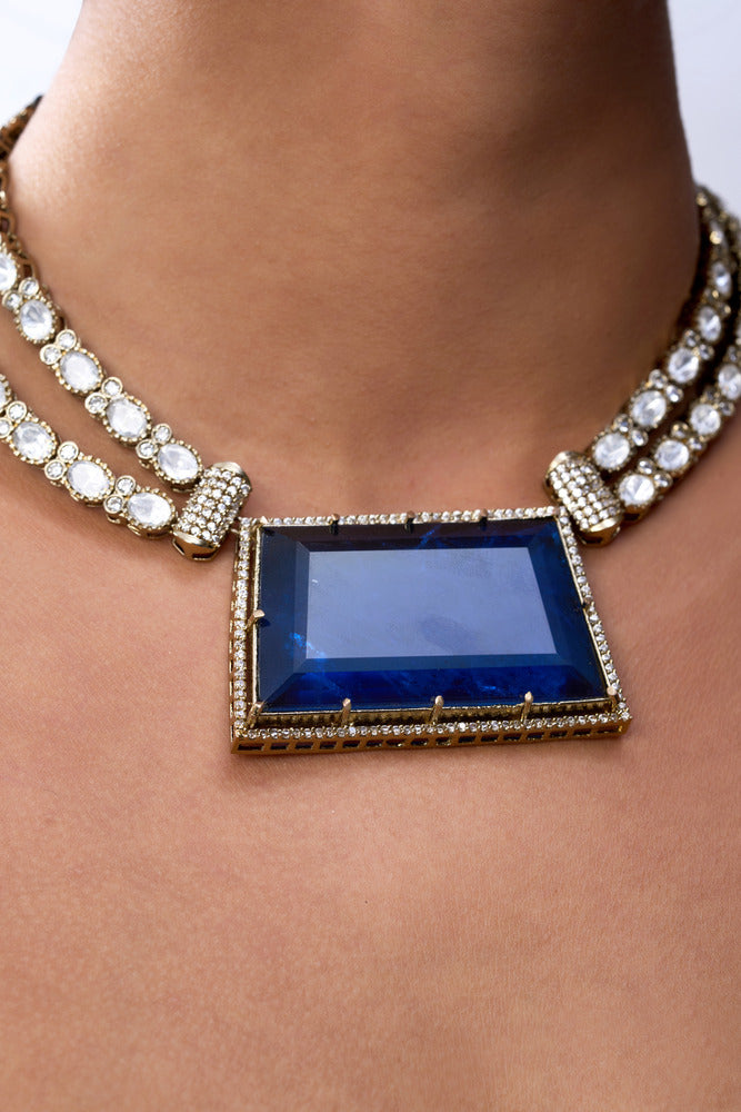 AZURE VICTORIAN & PURE STONES NECKLACE SET