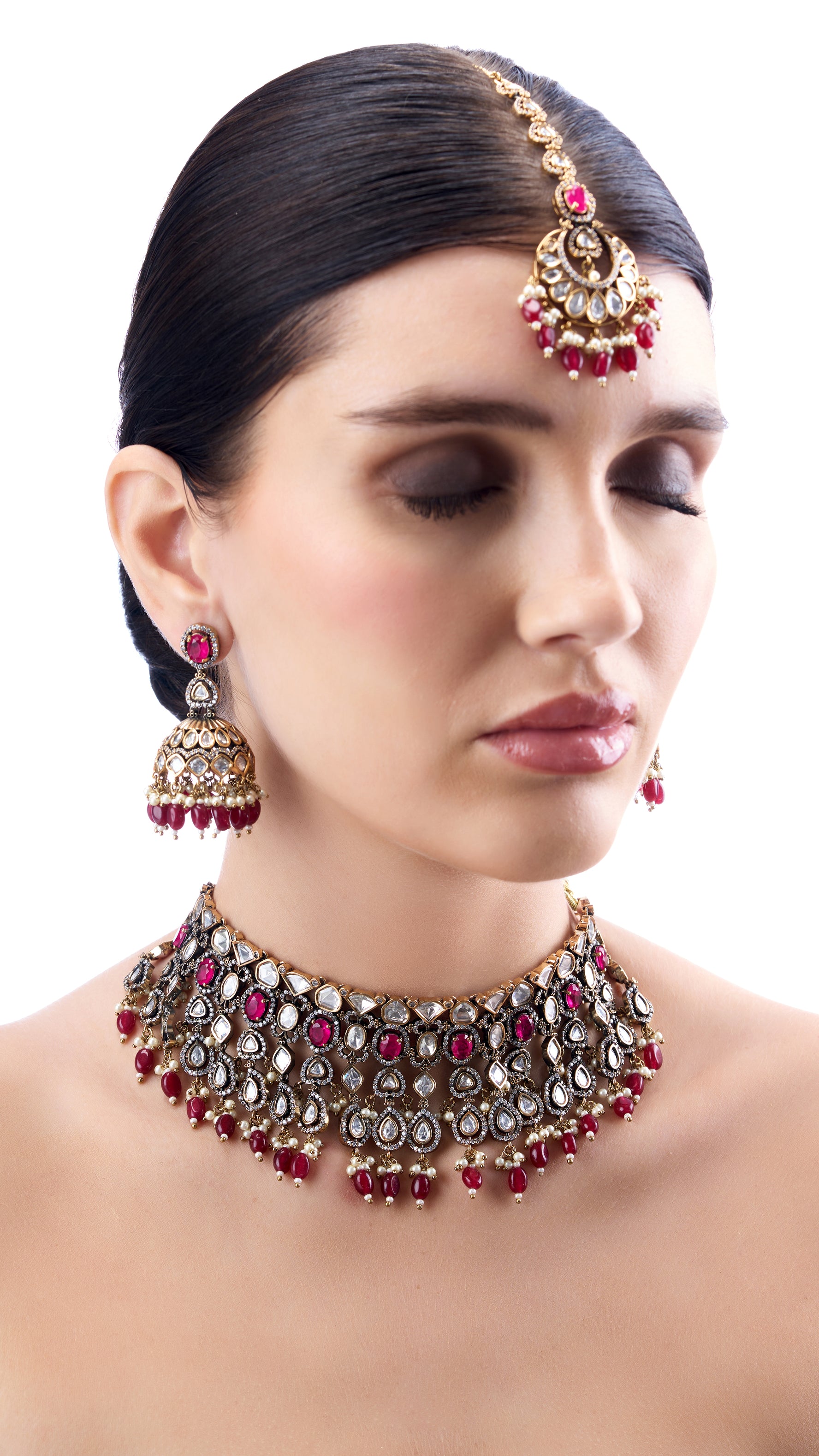 VIJAYA VICTORIAN CHOKER NECKLACE SET WITH SEMI PRECIOUS STONES IN RED