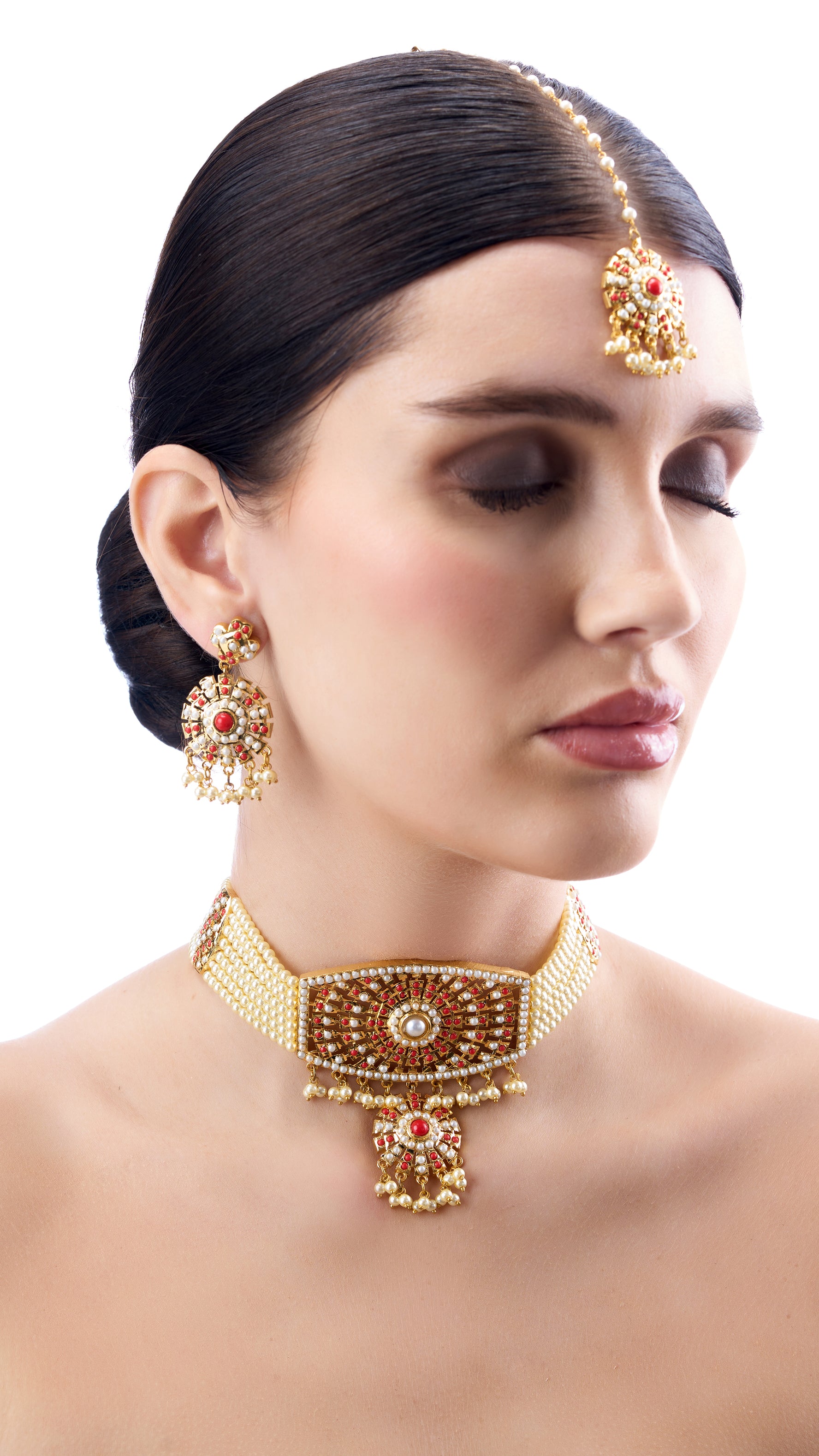 VIJAYANTI JADAU GOLD FOIL CHOKER NECKLACE SET WITH PURE PEARLS IN RED