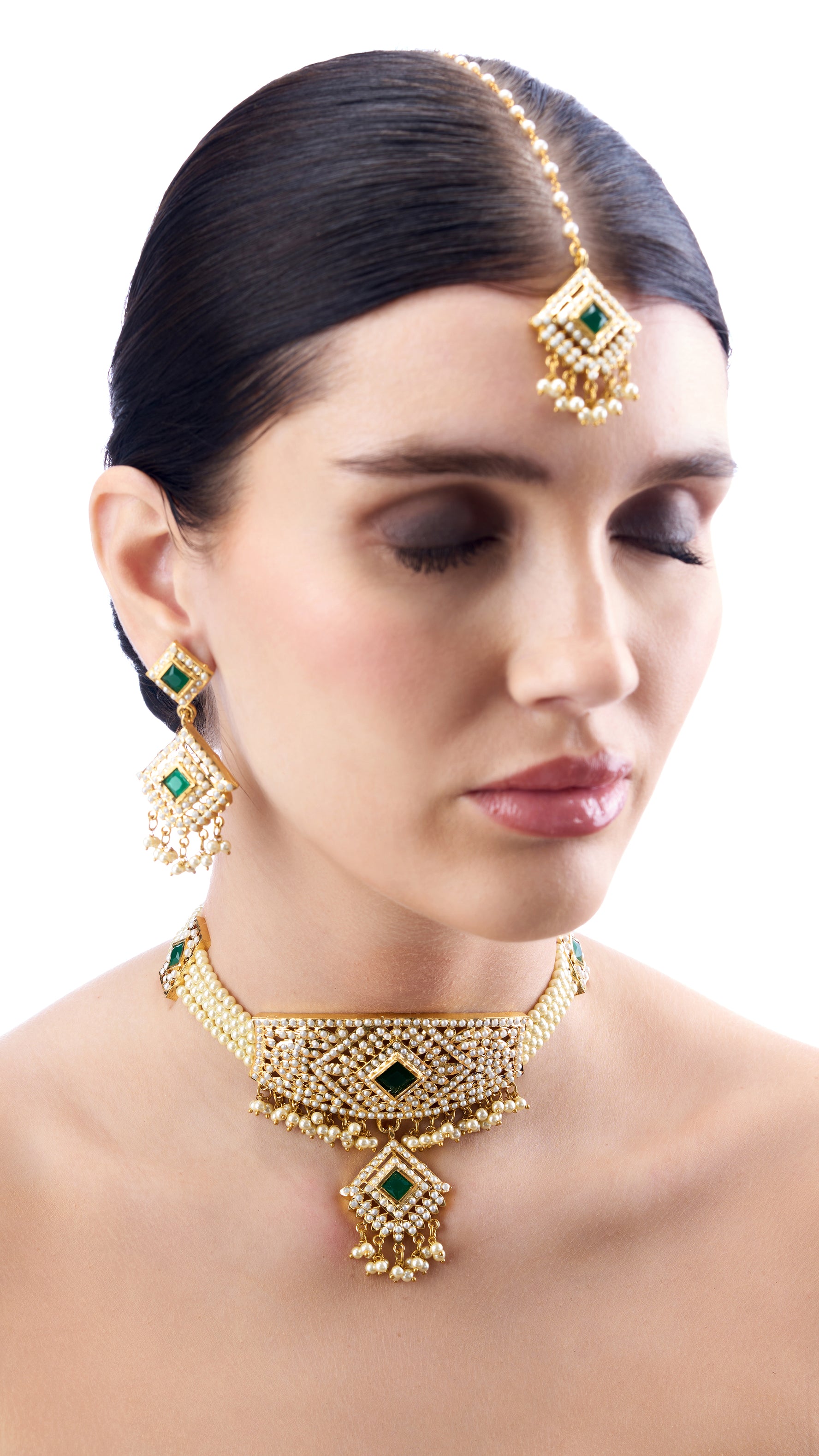 ROSHINI JADAU GOLD FOIL CHOKER NECKLACE SET WITH PURE PEARLS IN GREEN