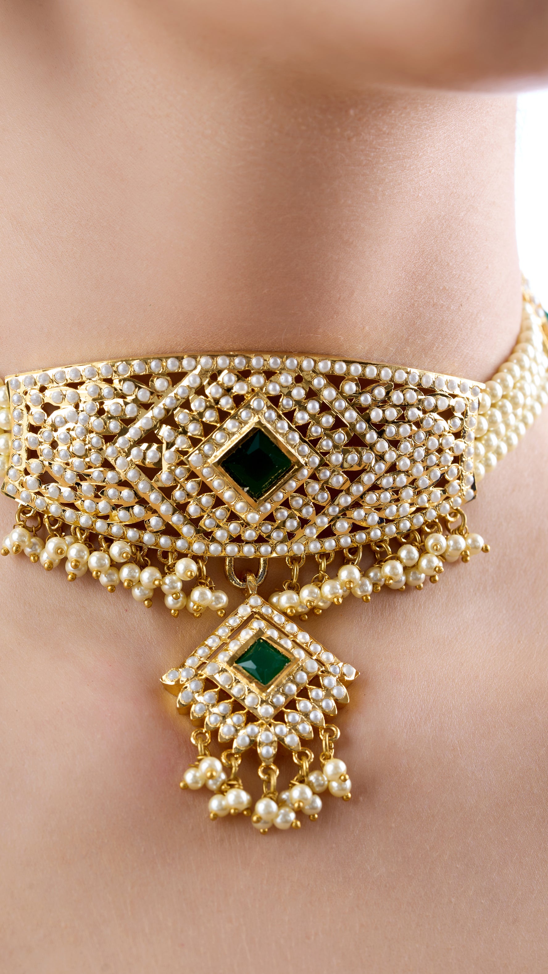 ROSHINI JADAU GOLD FOIL CHOKER NECKLACE SET WITH PURE PEARLS IN GREEN