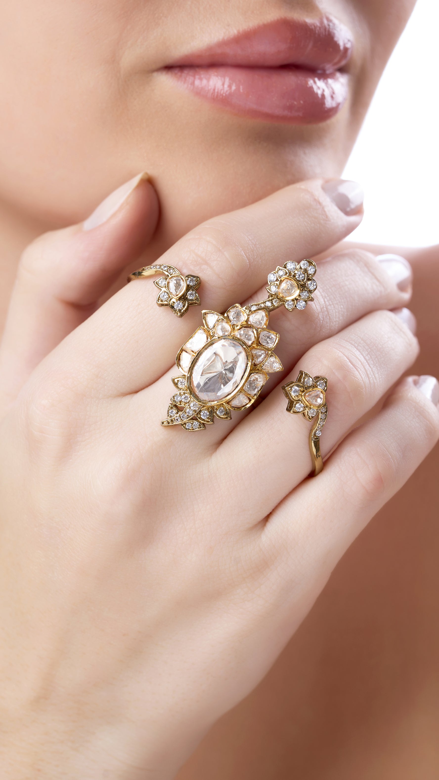 SUMANTARA ABSTRACT KUNDAN LEAF RING