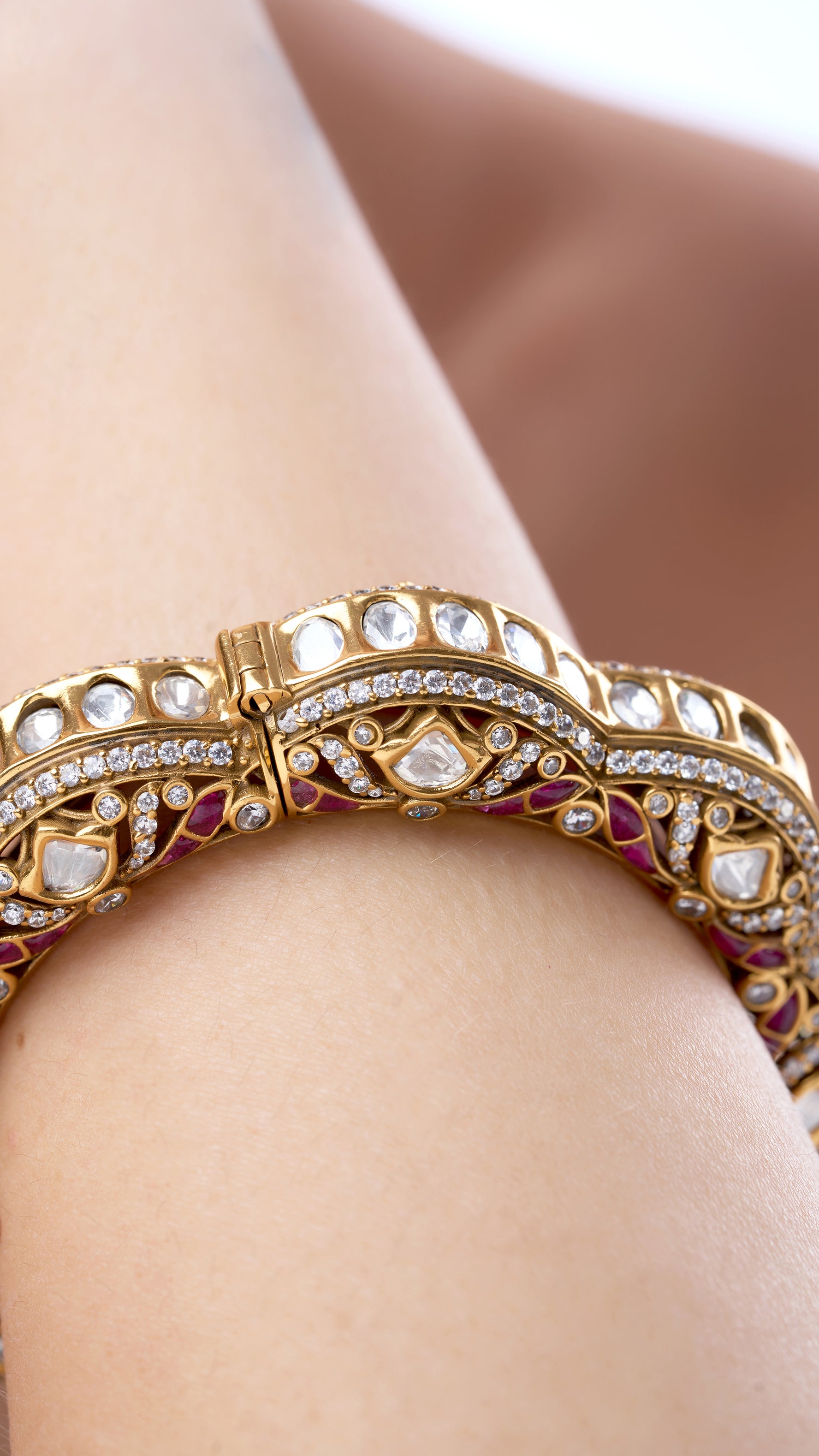 ISHANI  FLOWER PACHELI BANGLE WITH MEENA AND SEMI PRECIOUS STONES