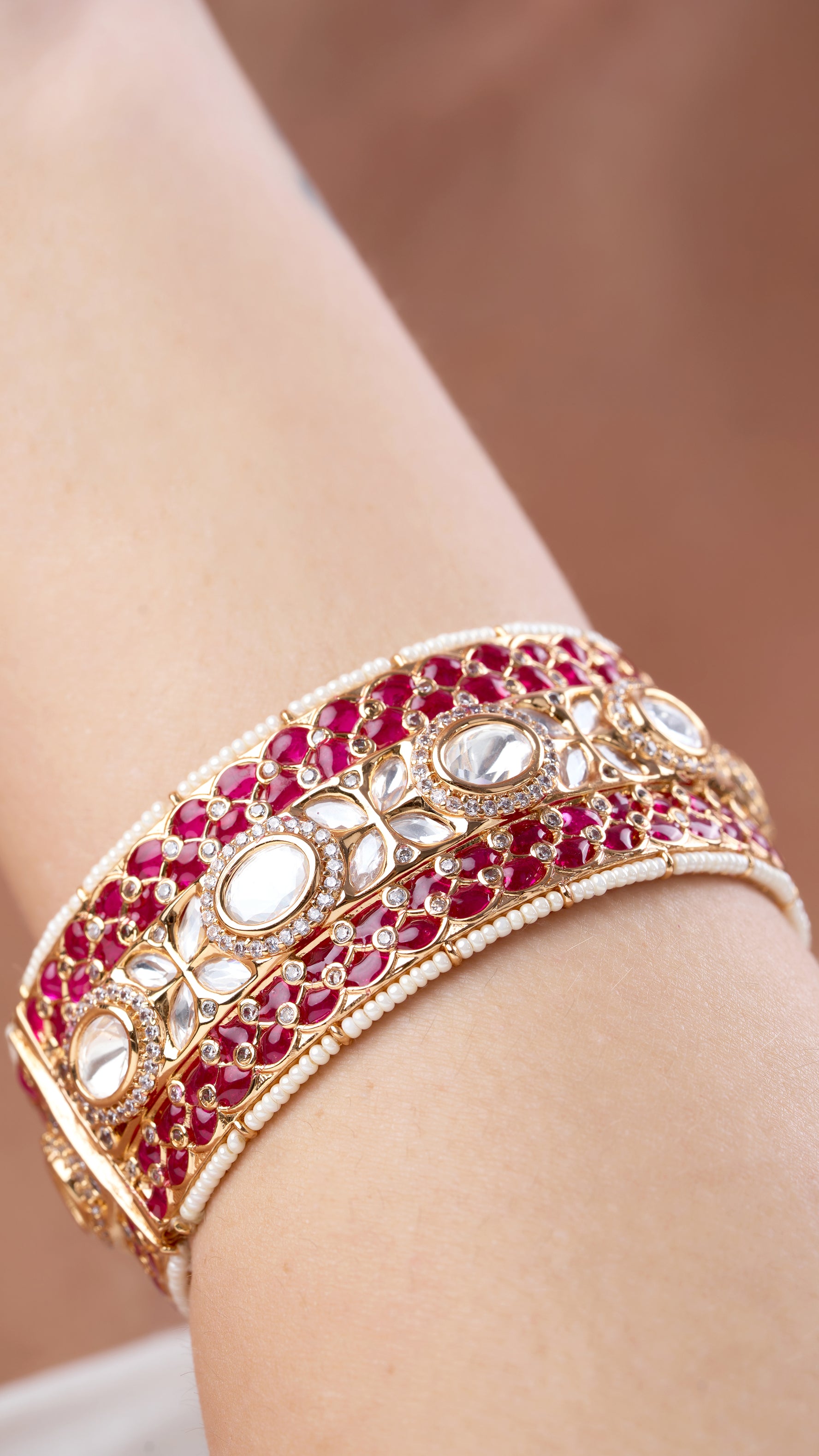 VIRA POLKI BANGLE WITH POTH AND SEMI PRECIOUS STONE IN RED