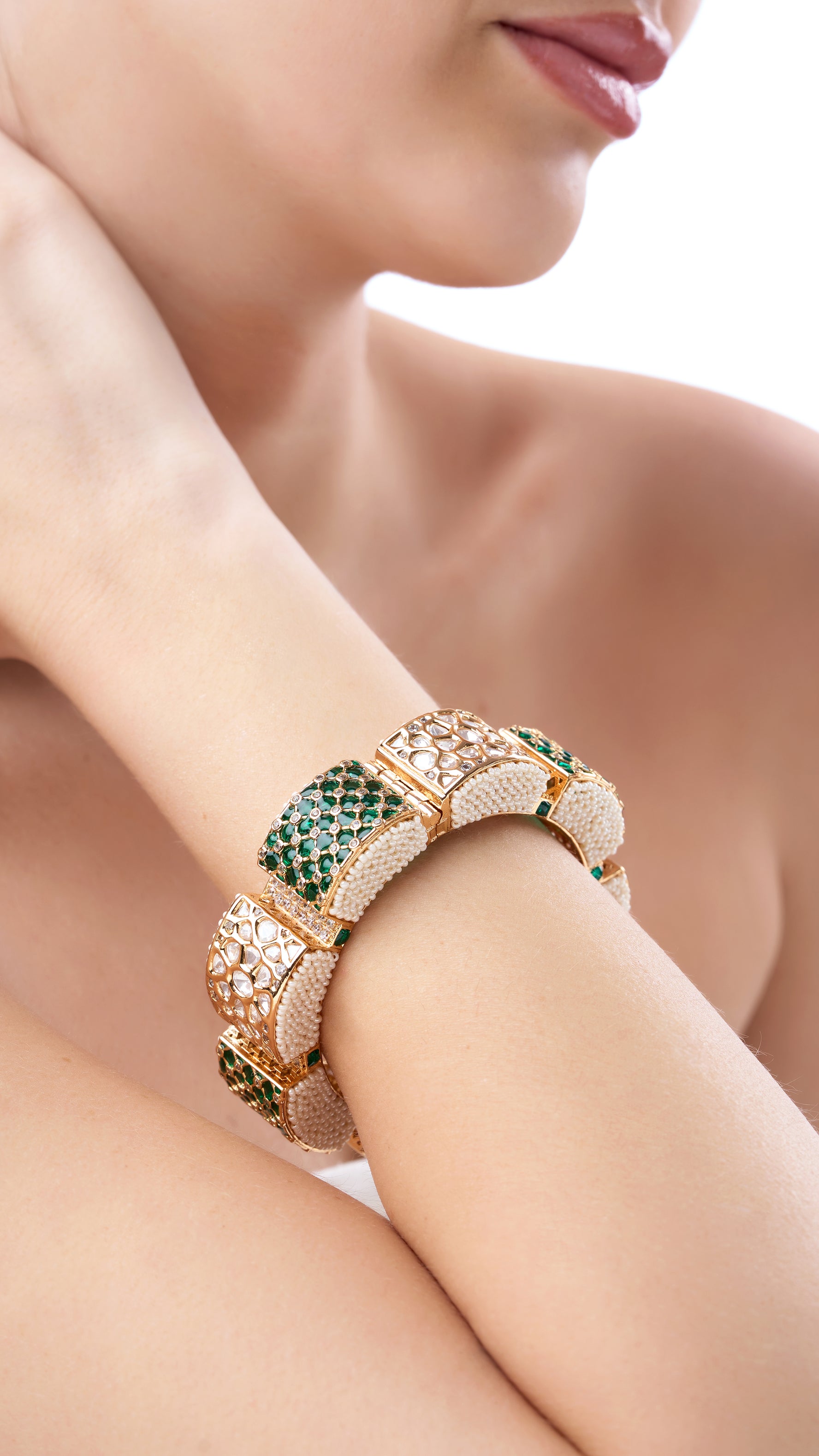 ARANI GOLD FOIL PACHELI WITH POLKI AND POTH IN GREEN