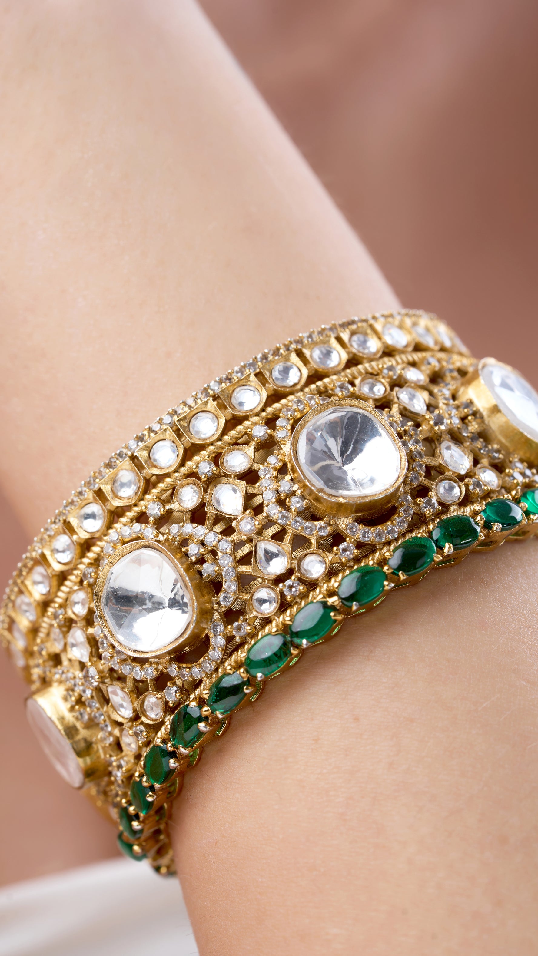 SADHIKA POLKI TWO TONE BANGLE WITH SEMI PRECIOUS STONES IN GREEN