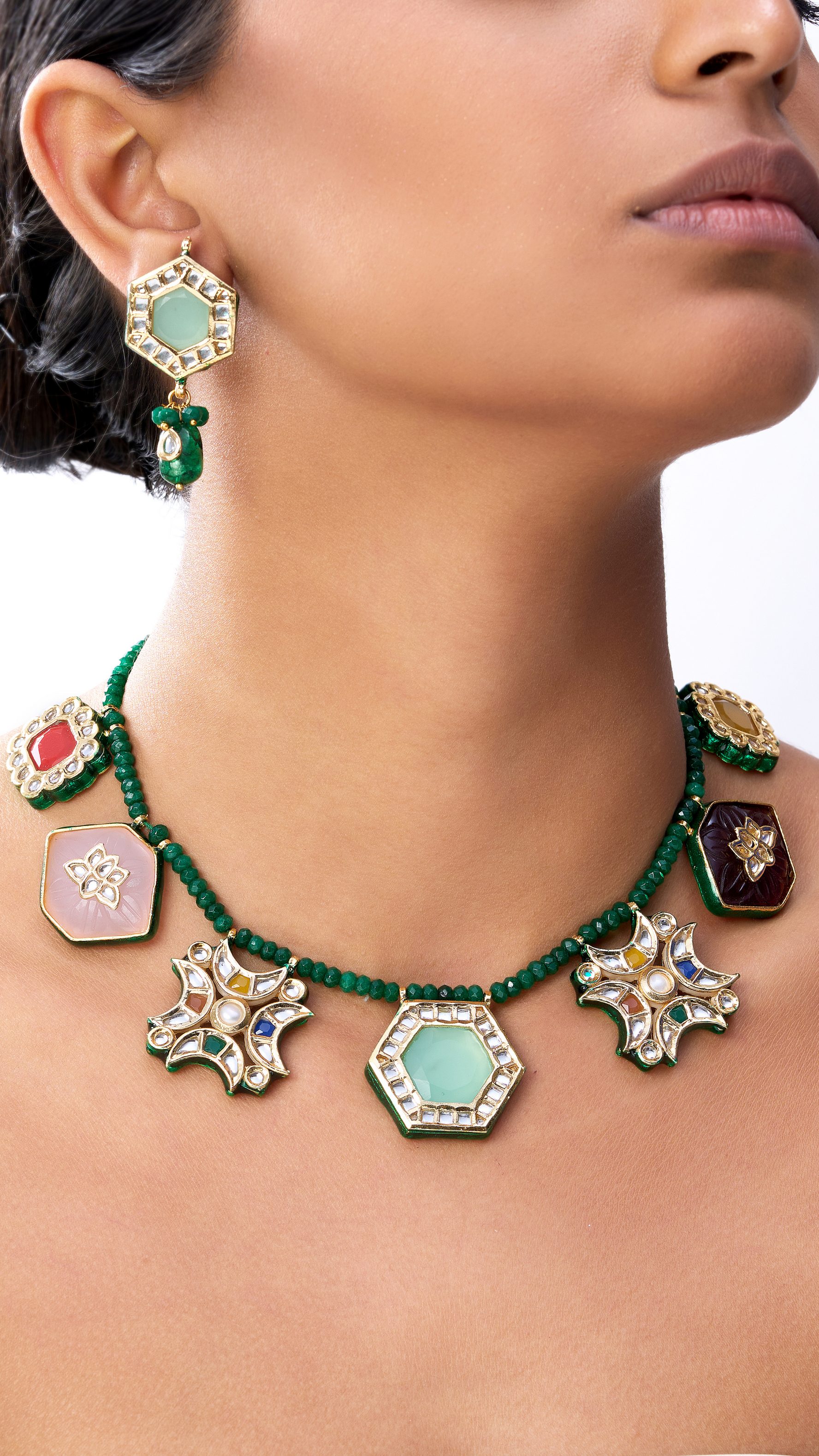 ZAHRA STONE NECKLACE WITH PURE MEENA NECKLACE SET