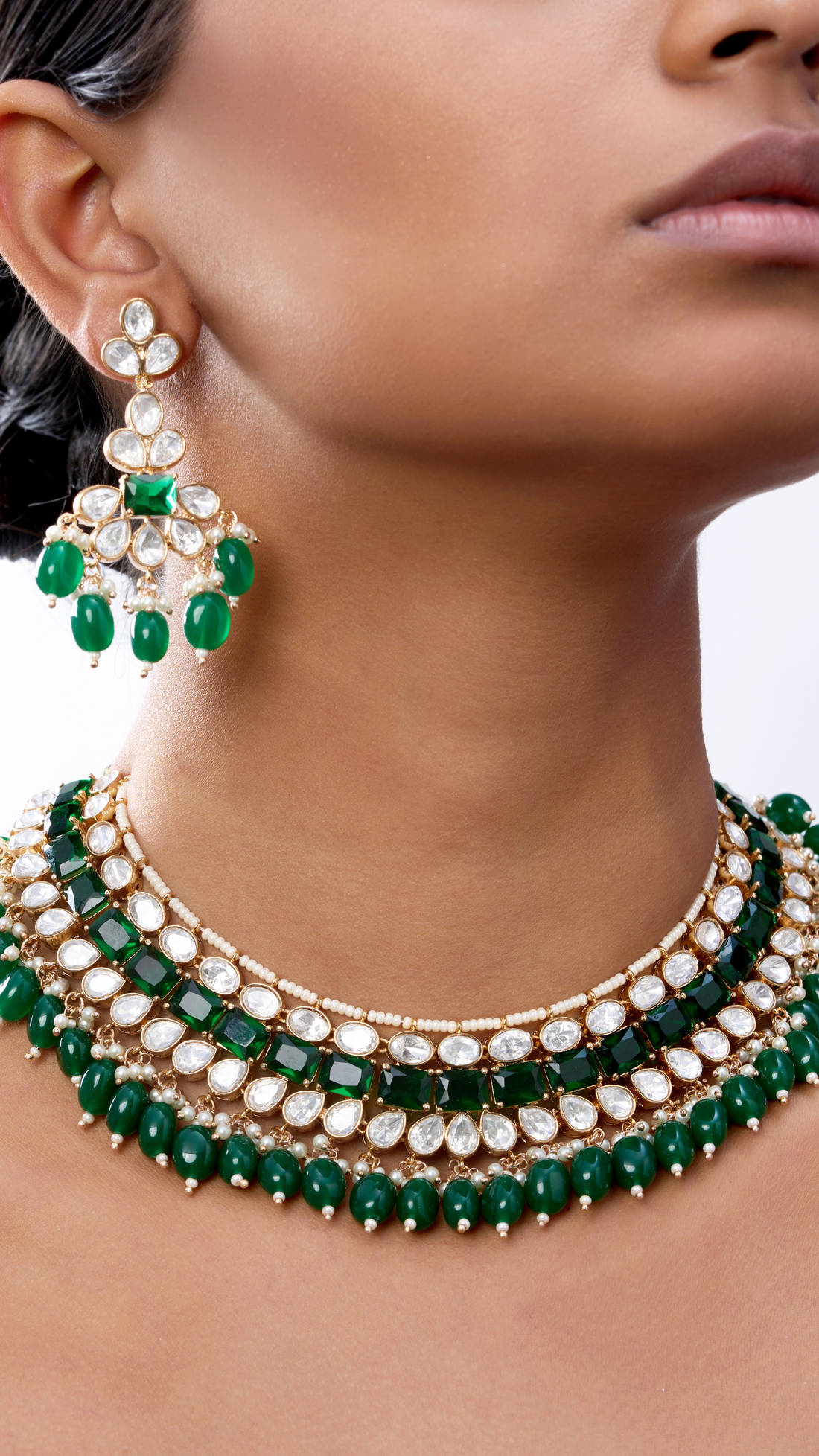 VASUNDHARA EMERALD & POLKI NECKLACE SET