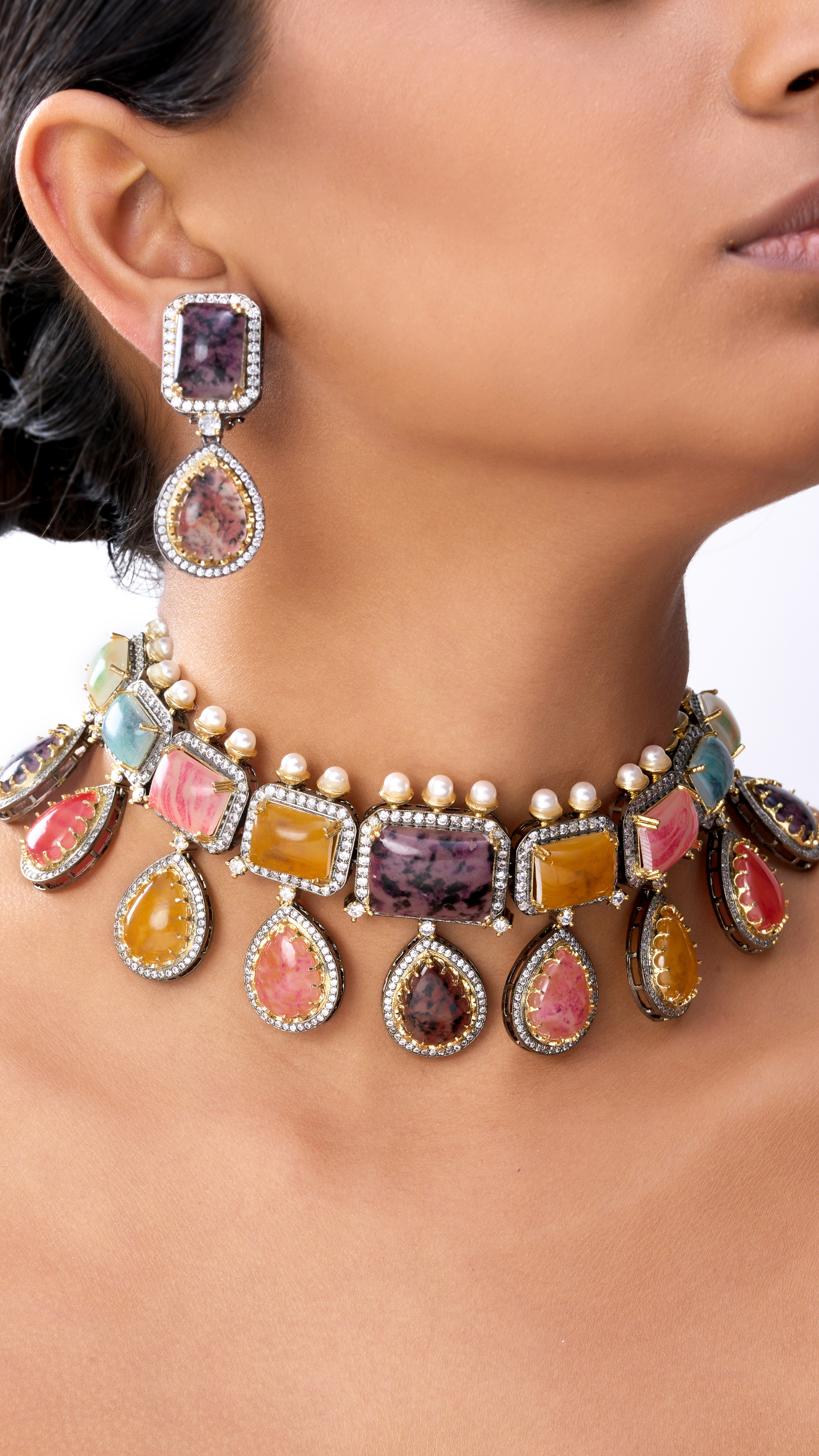 ZEBUNISSA MULTI COLOR PURE STONE NECKLACE SET