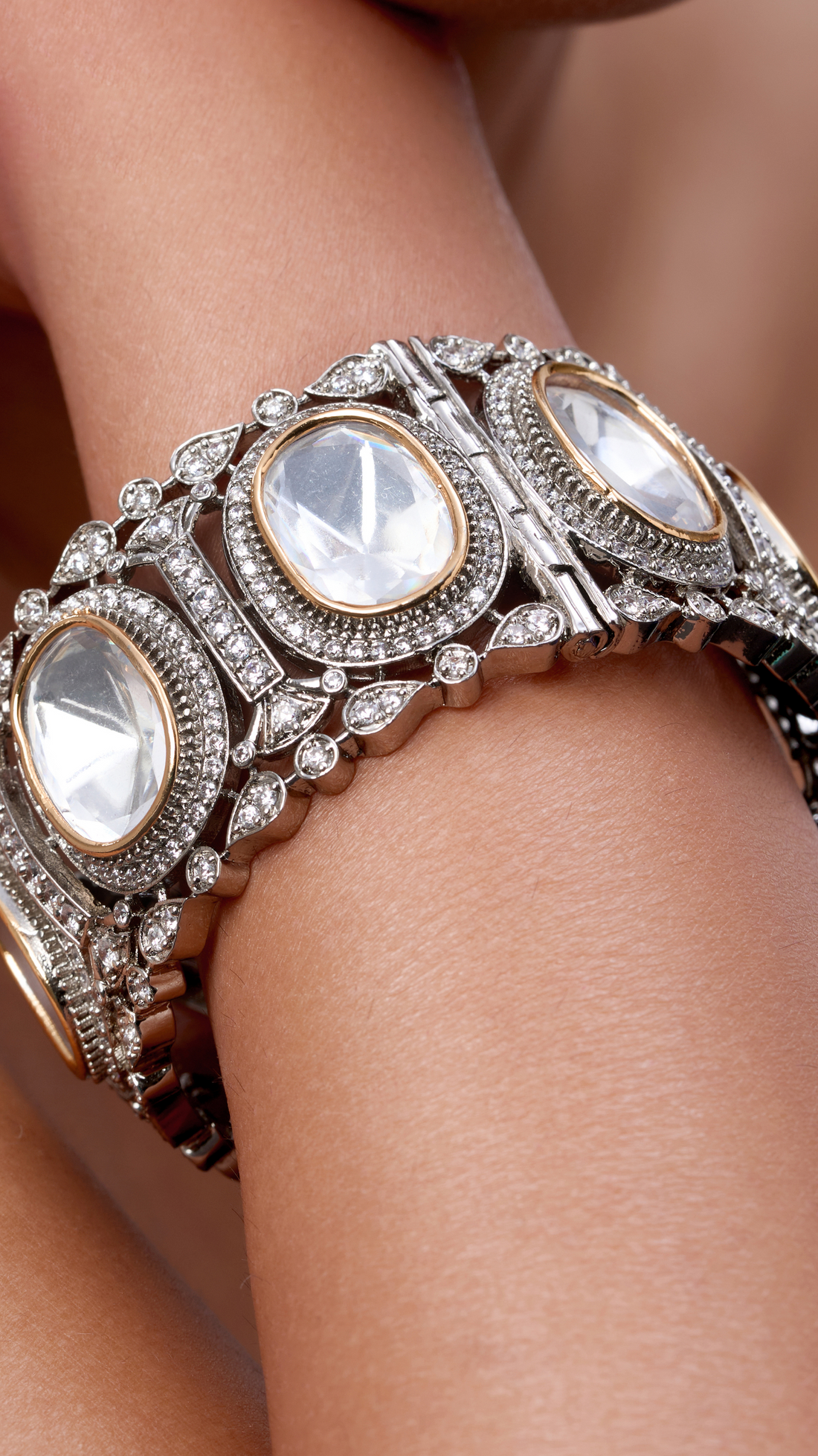 SAUNDARYA VICTORIAN & POLKI BANGLE