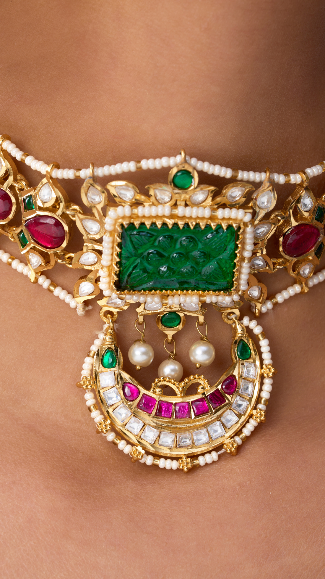 NAYIKA POLKI CHOKER ON MONILISA STONE NECKLACE SET