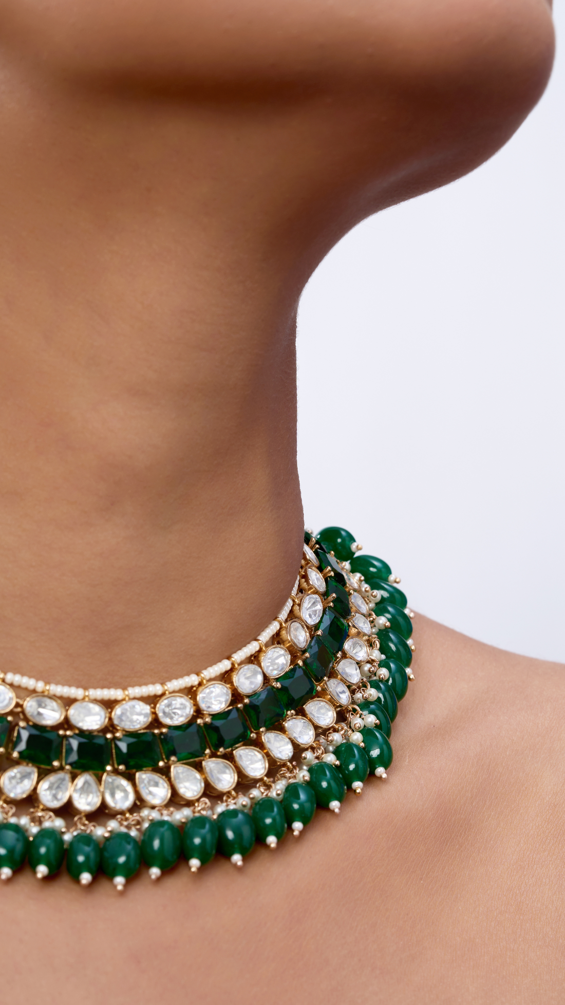 VASUNDHARA EMERALD & POLKI NECKLACE SET