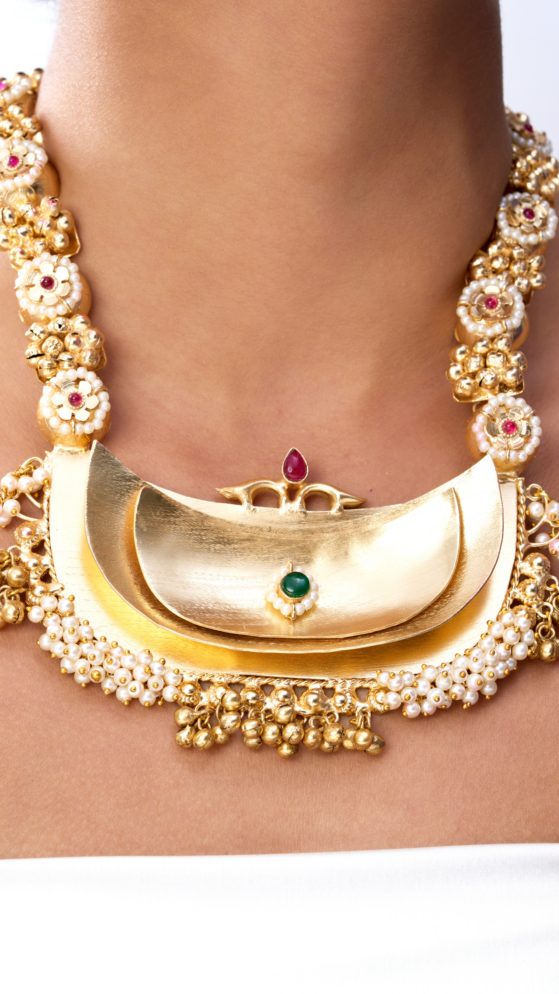 NAYIKA GOLD FOIL WITH BEADS NECKLACE SET