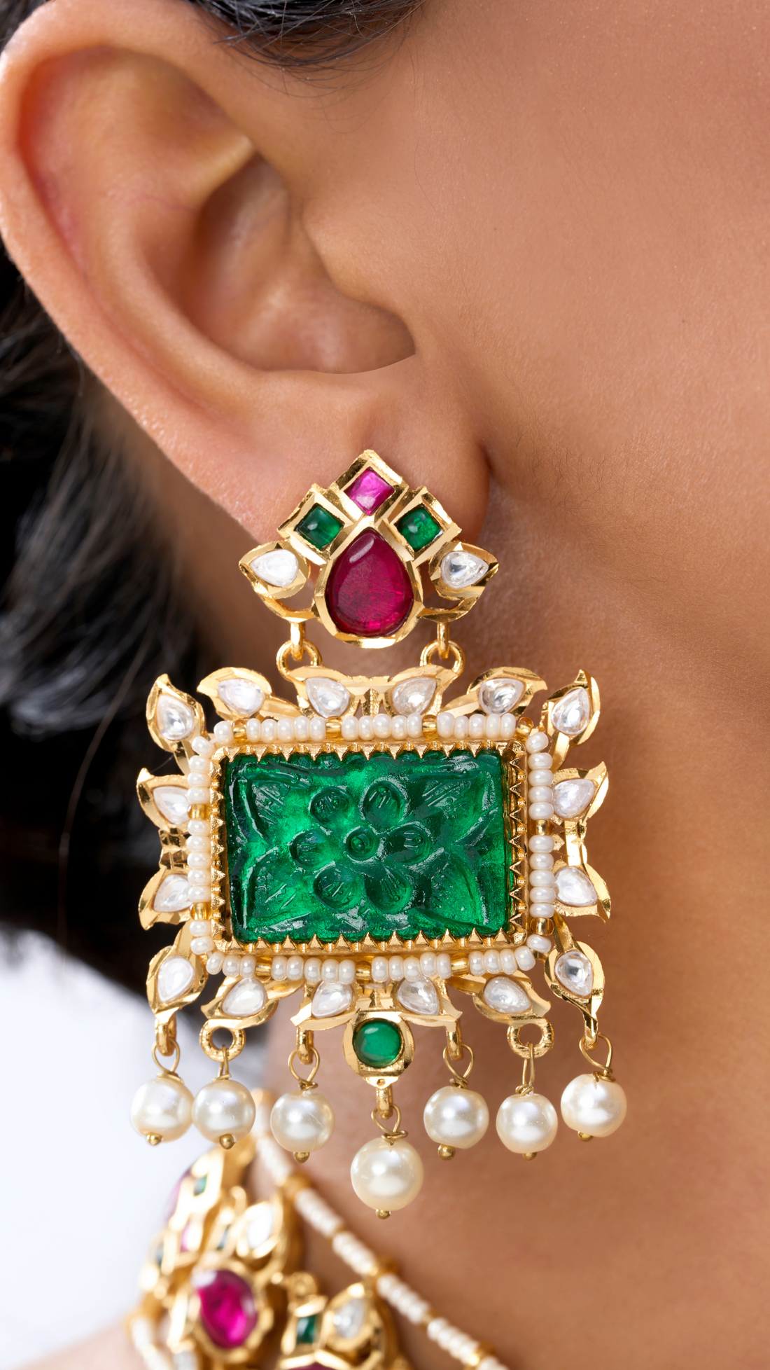 NAYIKA POLKI CHOKER ON MONILISA STONE NECKLACE SET