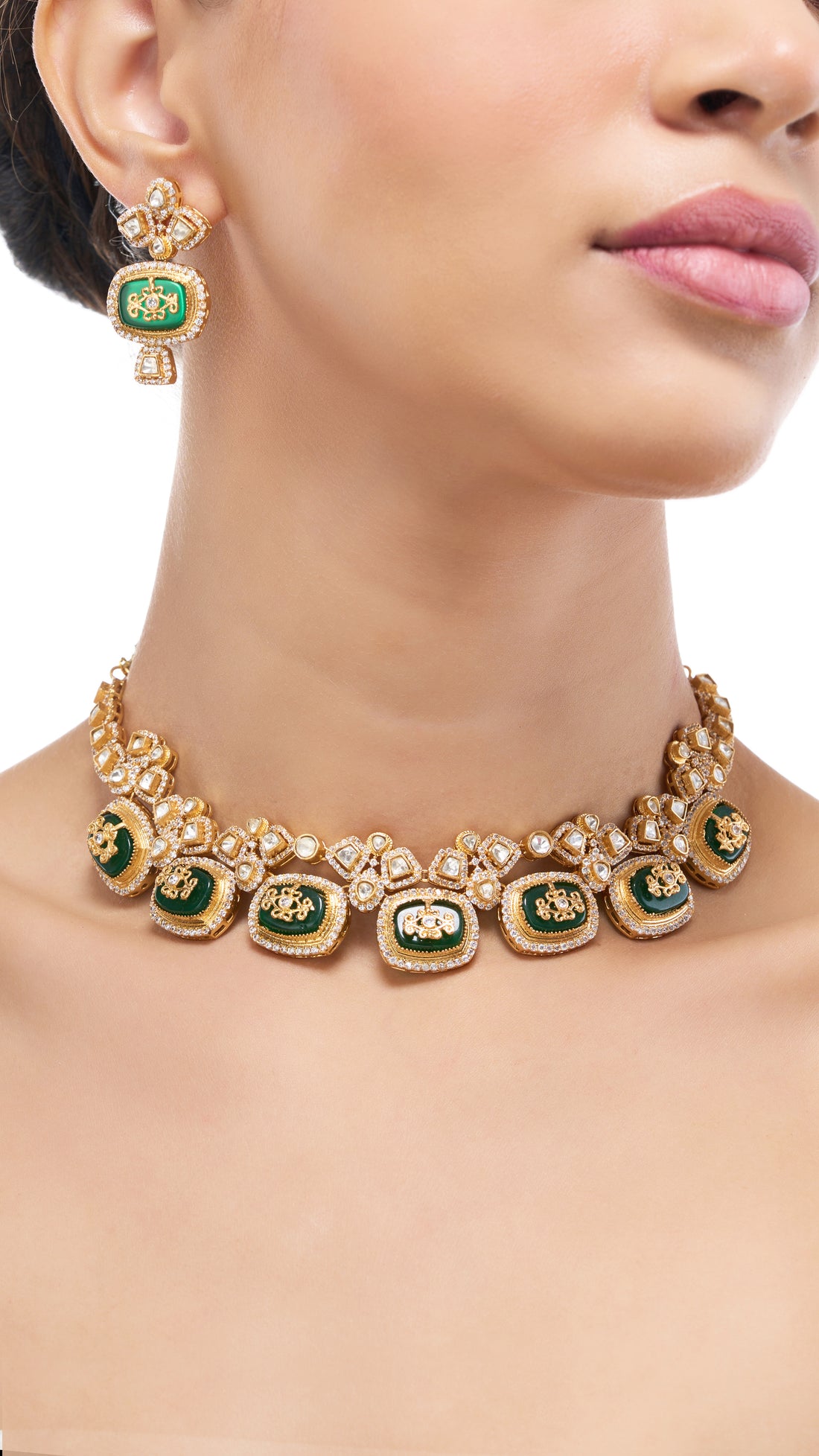 CHANDRAMUKHI KUNDAN GOLD FOIL CHOKER WITH FILIGREE WORK