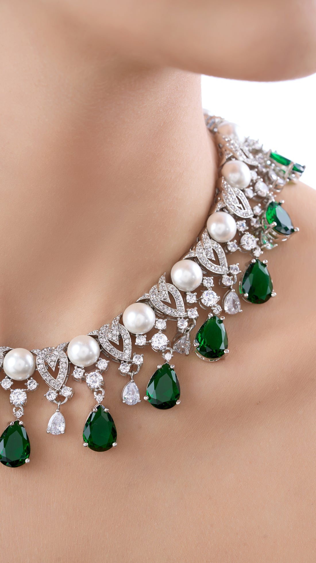 MADHURIMA MOISSAINITE NECKLACE SET WITH PURE PEARLS AND SEMI PRECIOUS STONES IN GREEN