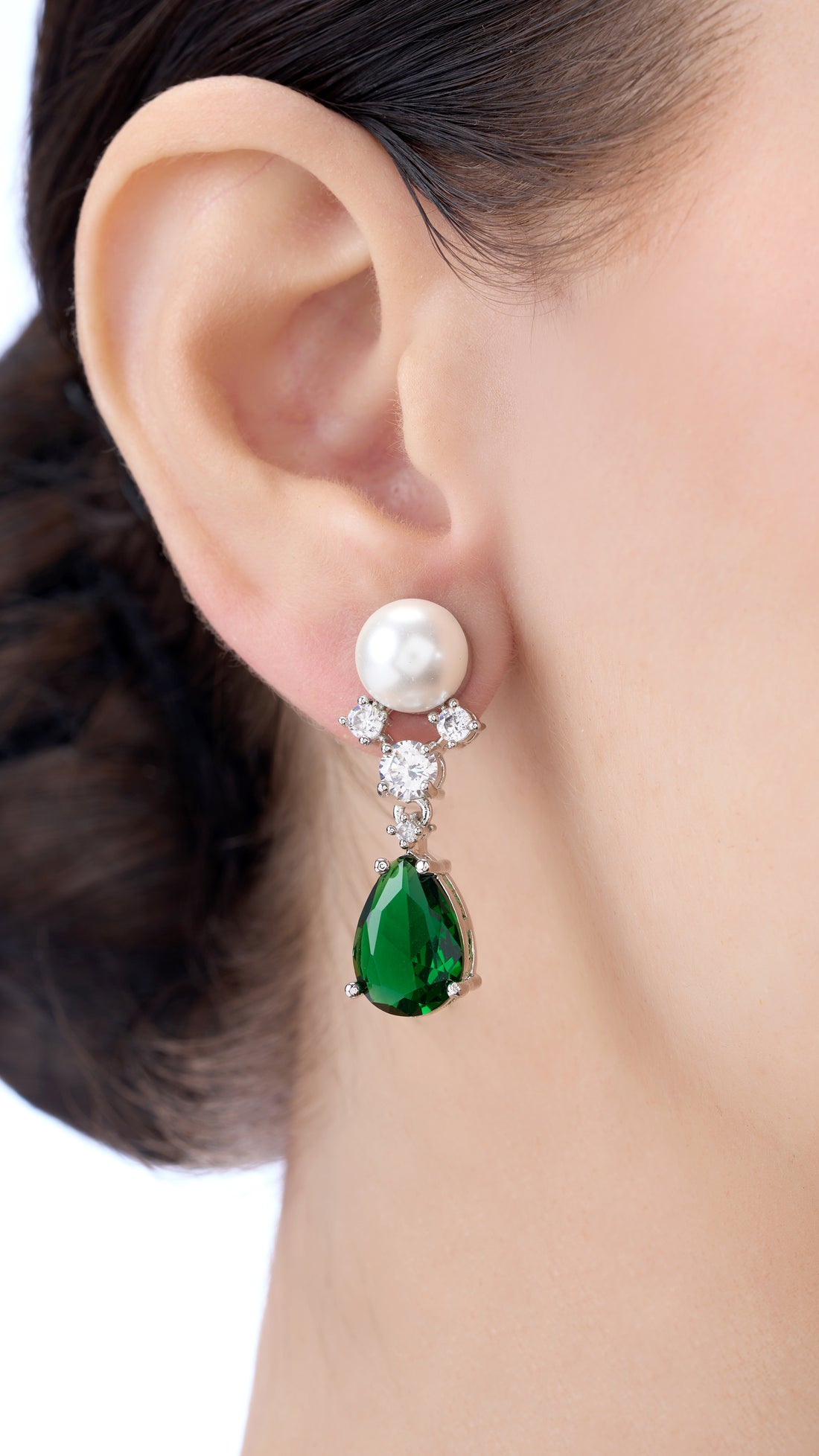 MADHURIMA MOISSAINITE NECKLACE SET WITH PURE PEARLS AND SEMI PRECIOUS STONES IN GREEN