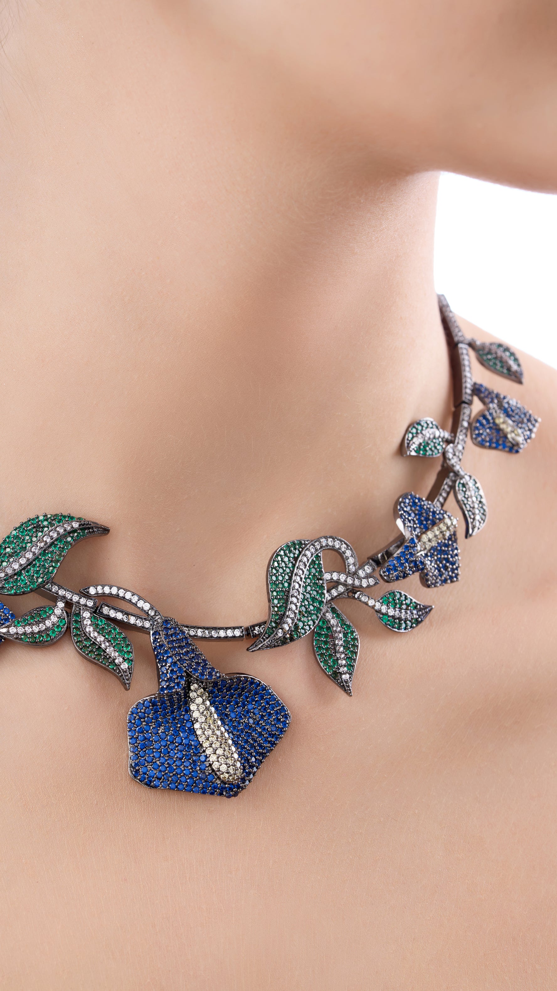 VARNIKA ABSTRACT CRYSTAL VICTORAN FLOWER LEAF NECKLACE SET IN BLUE AND  GREEN