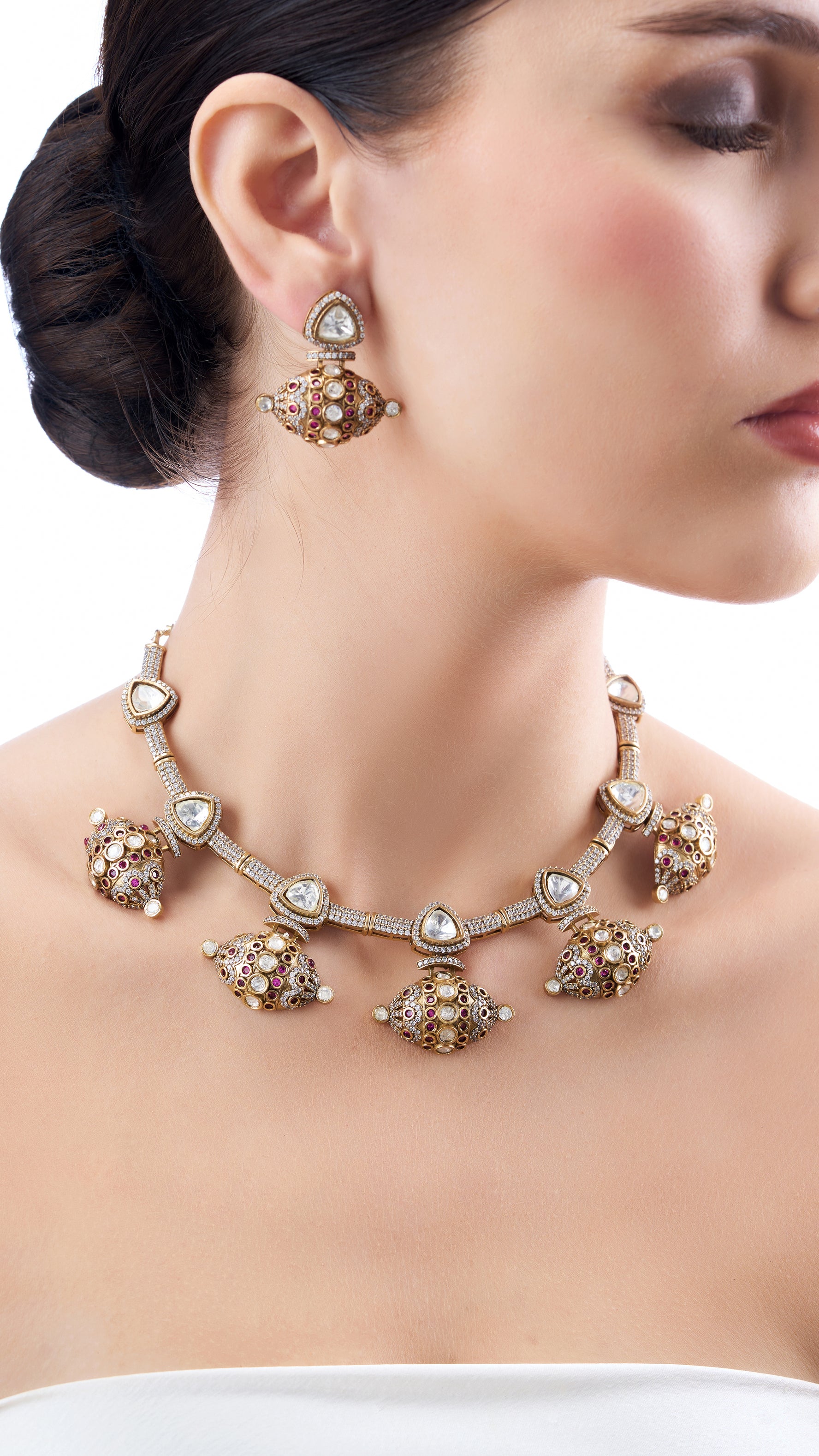 CHARULATA VICTORIAN DAMRU NECKLACE WITH POLKI, MOSSAINITES AND SEMI PRECIOUS STONES IN RED