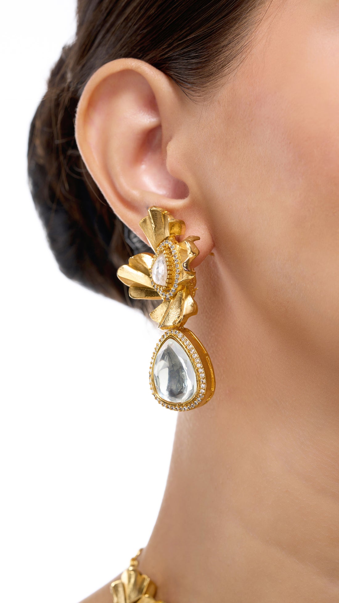NAYANTARA HAND CRAFTED FILIGREE GOLD FLOWER NECKLACE SET