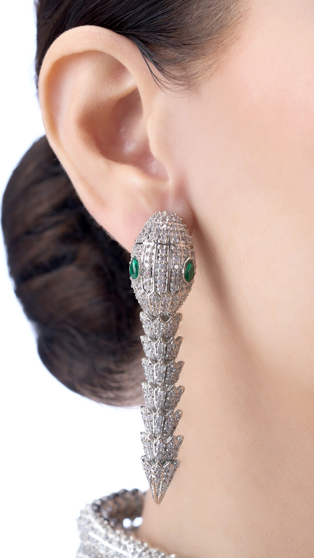 ANANDI TRIPPLE LAYER CHOKER WITH MOSSAINITES