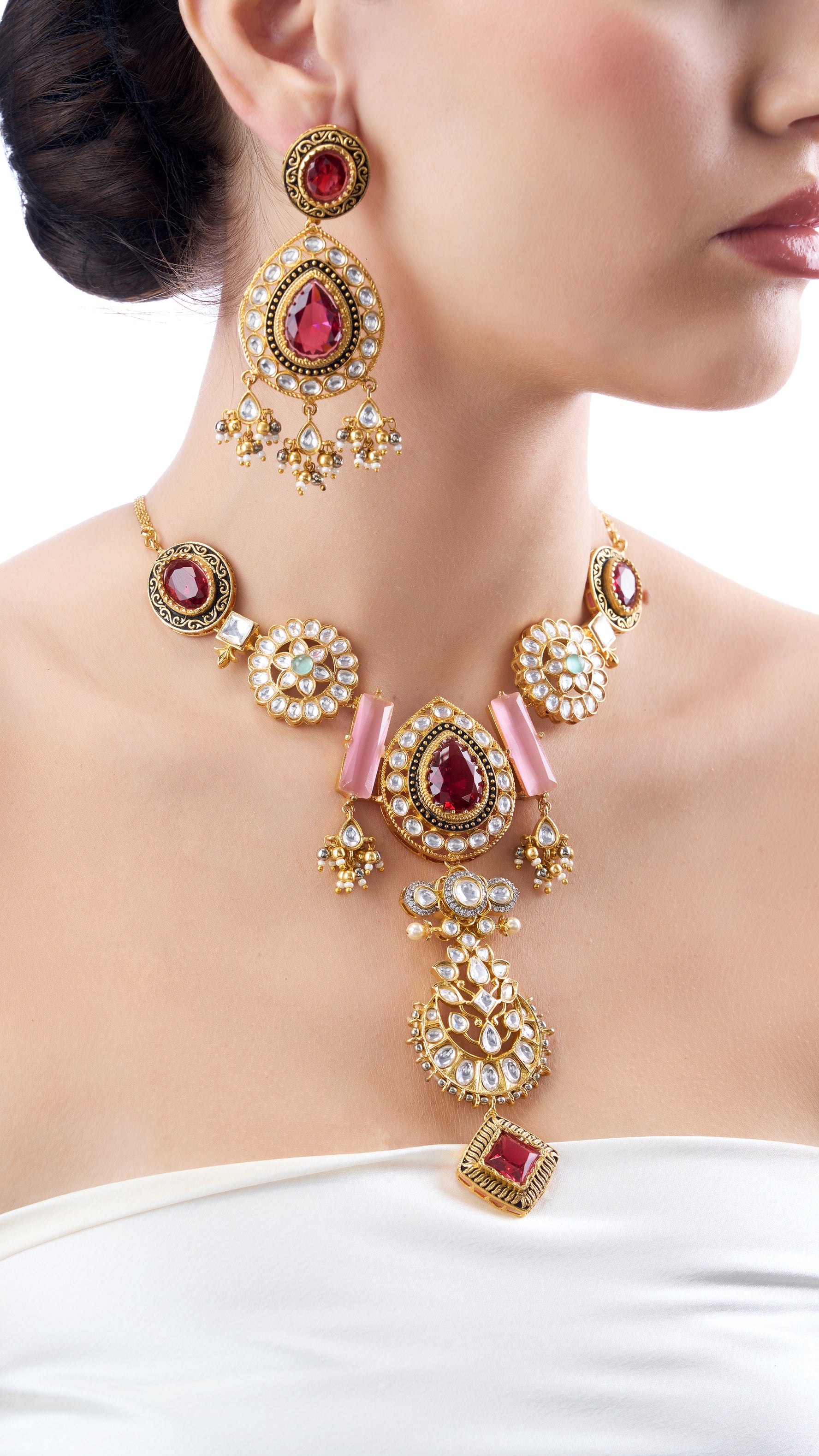 MAITREYI PEAR CHANDBALI NECKLACE SET WITH SEMI PRECIOUS STONES IN RED & QUARTZ