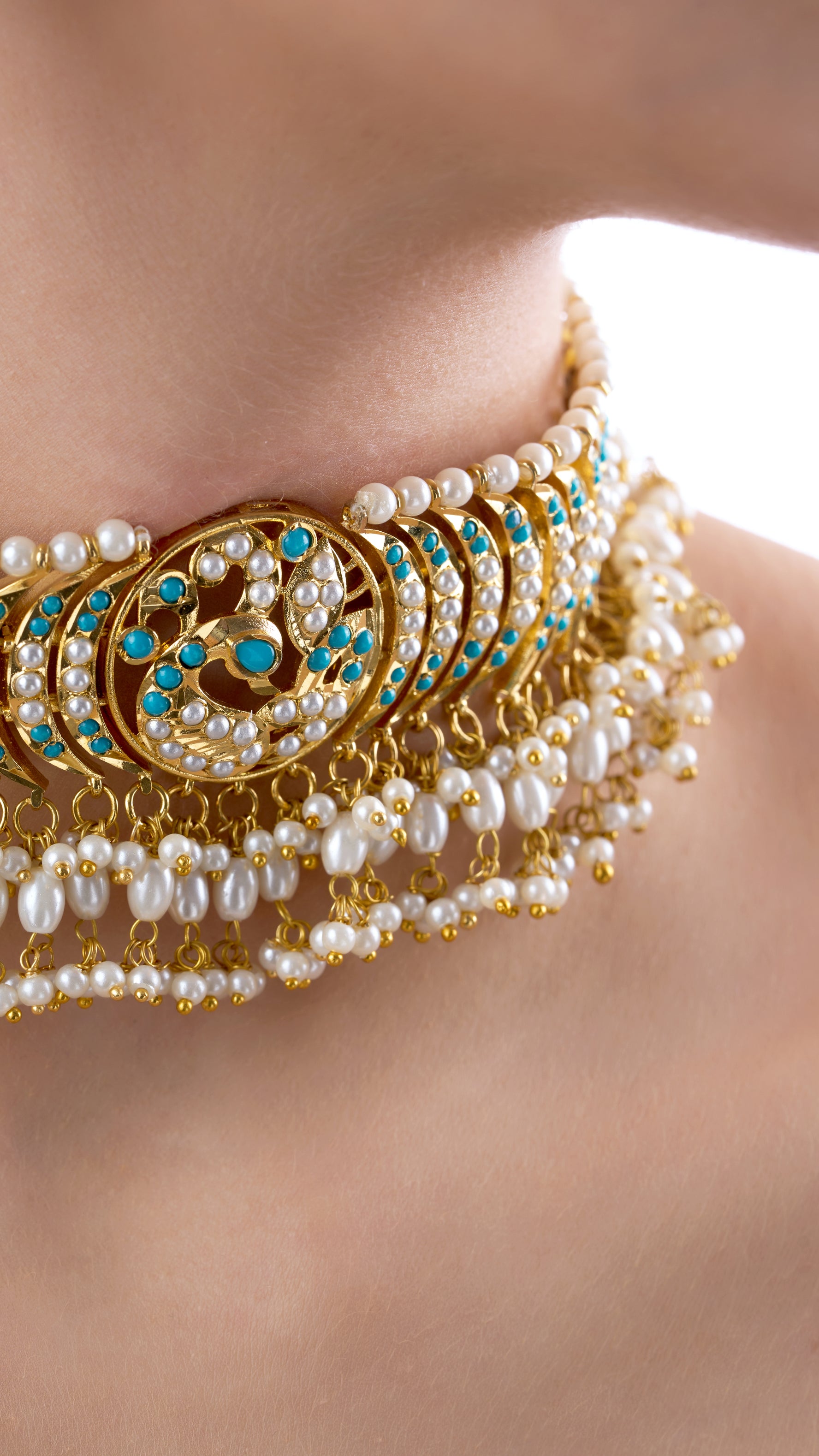 ANANYA HAND CRAFTED JADAU CHOKER SET