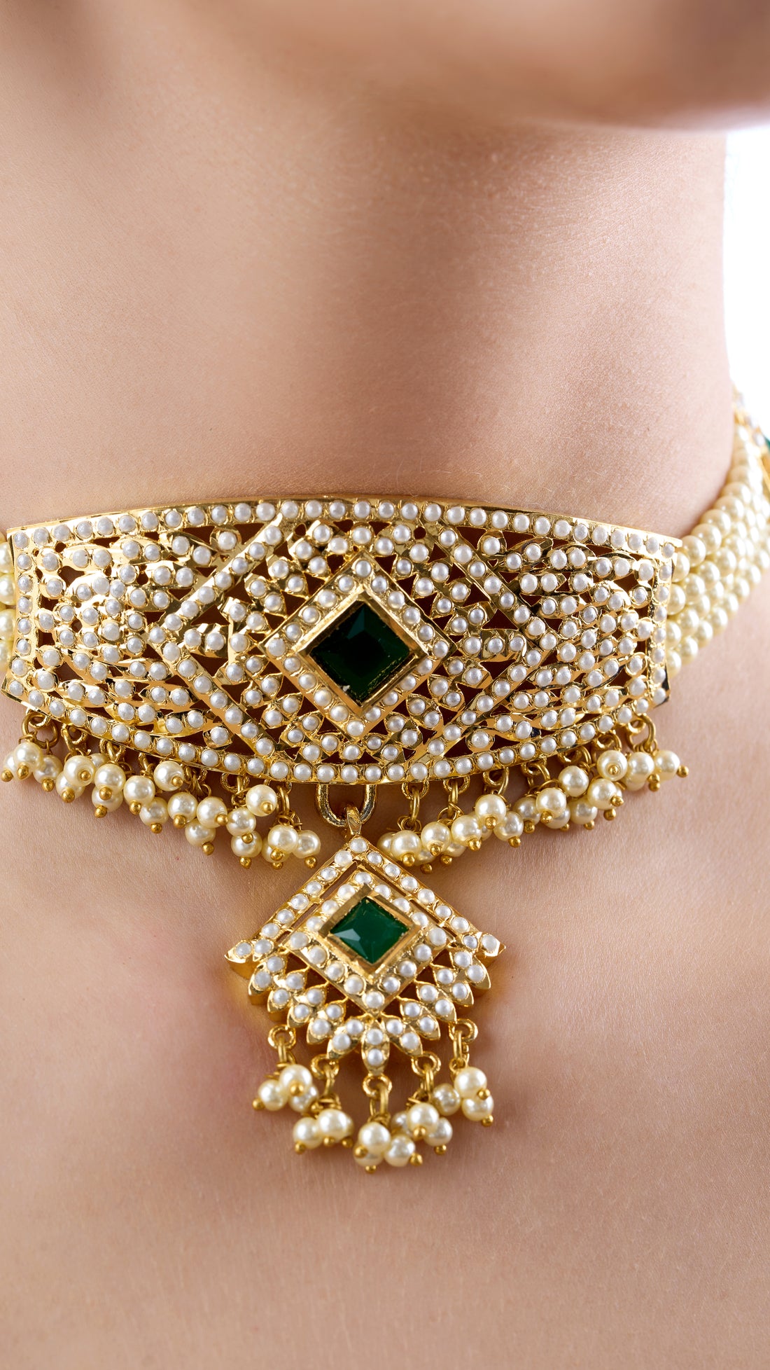 ROSHINI JADAU GOLD FOIL CHOKER NECKLACE SET WITH PURE PEARLS IN GREEN