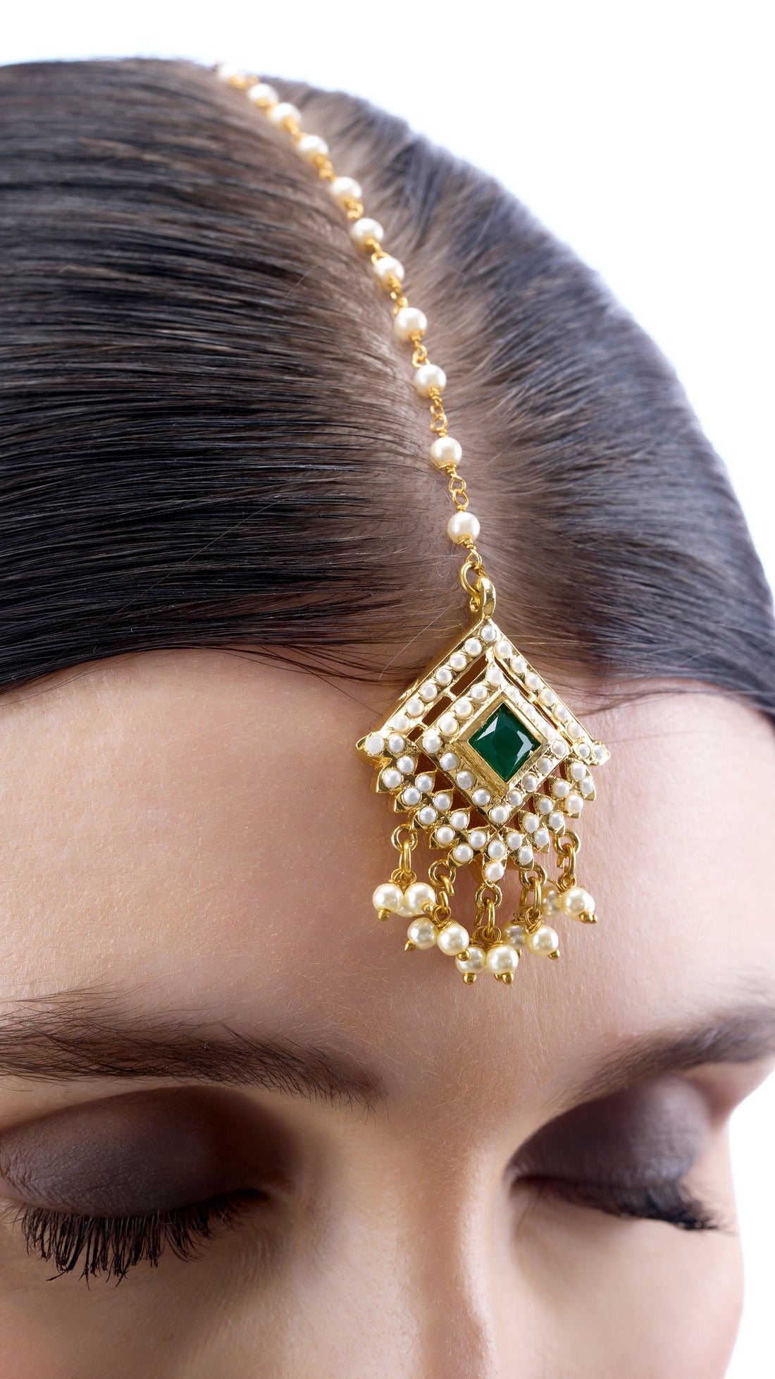 ROSHINI JADAU GOLD FOIL CHOKER NECKLACE SET WITH PURE PEARLS IN GREEN