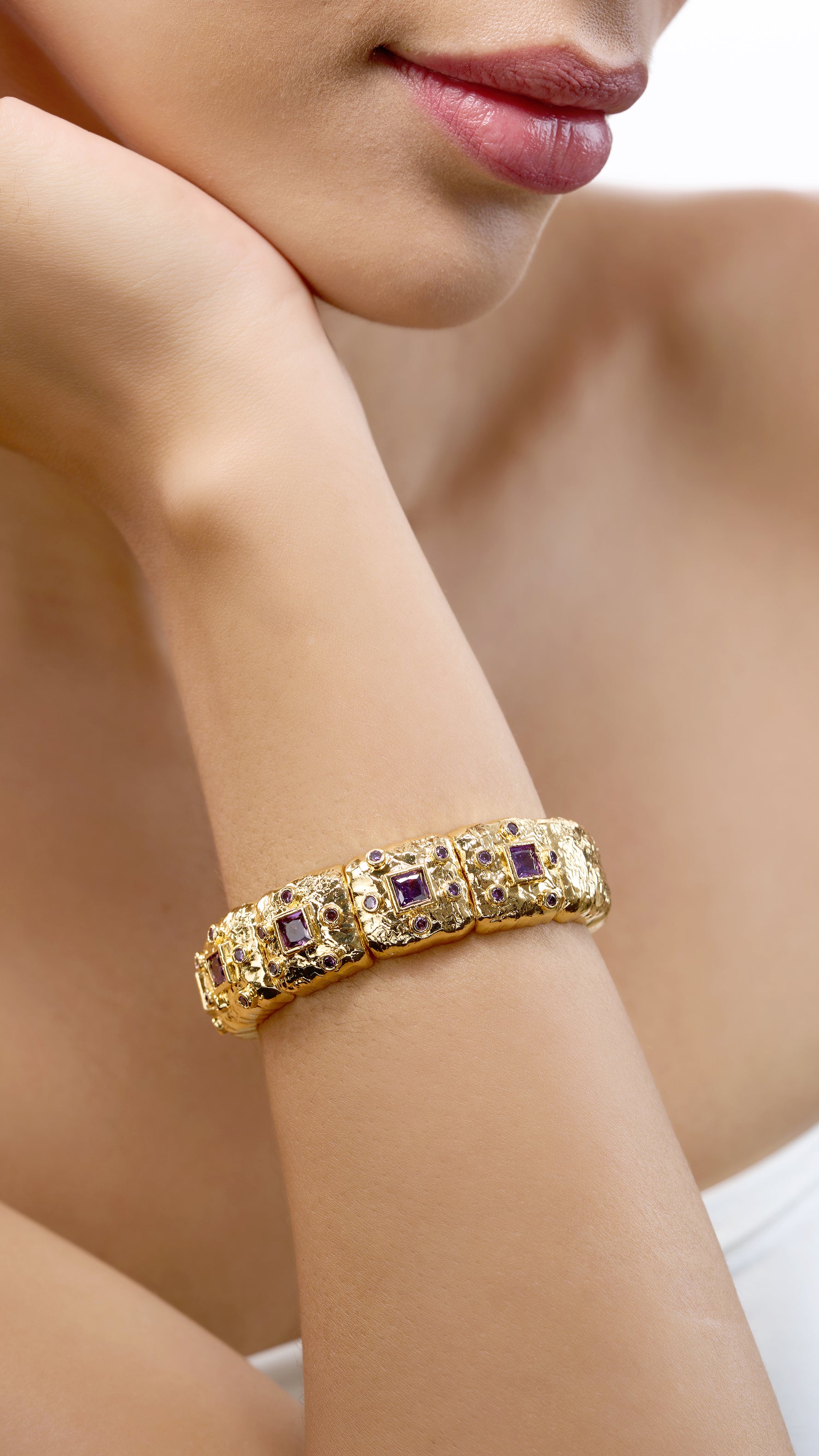 ARIANA GOLD PLATED BRACELET WITH SEMI PRECIOUS STONES