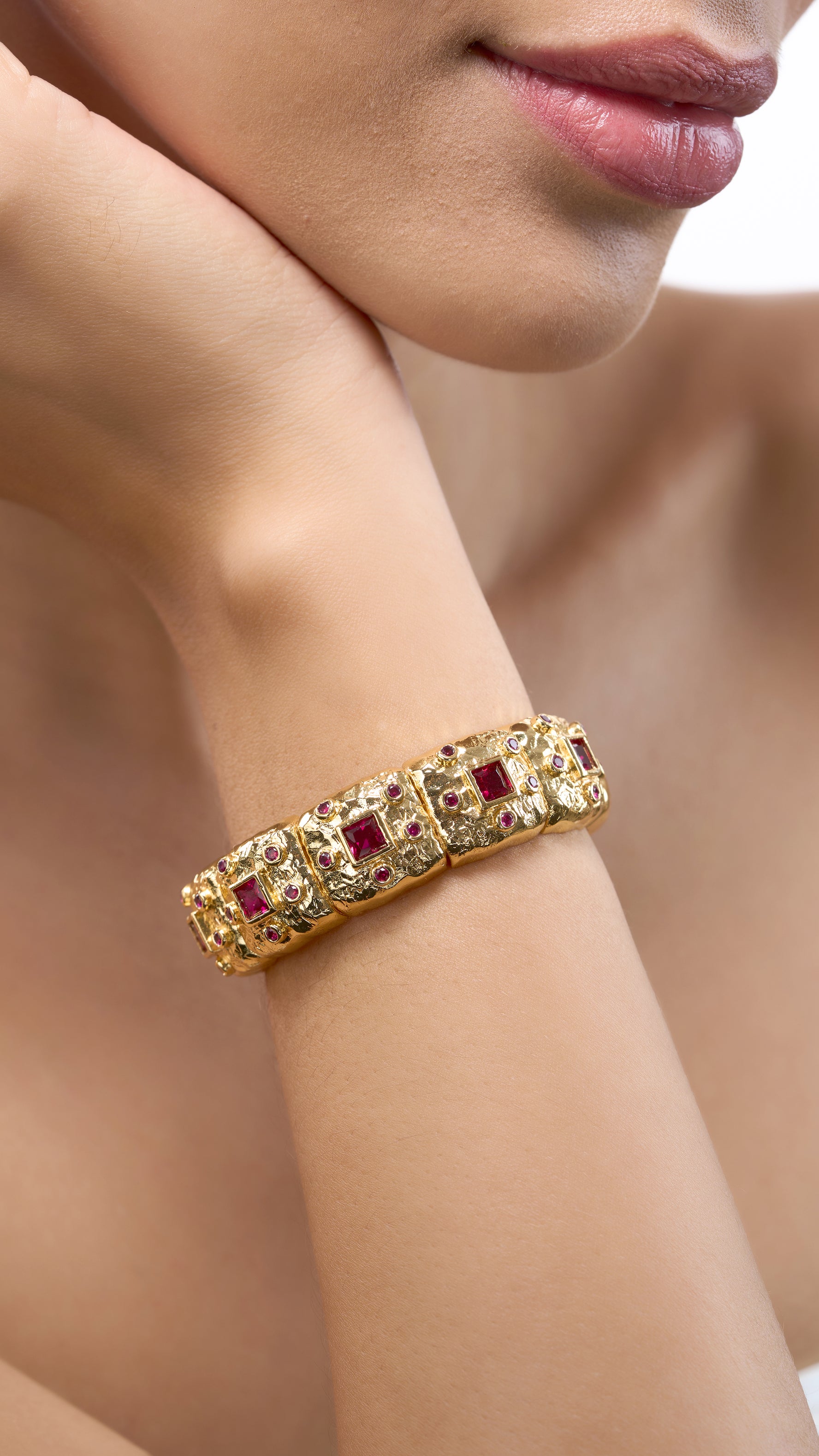 NAZANIN GOLD PLATED BRACELET WITH SEMI PRECIOUS STONES