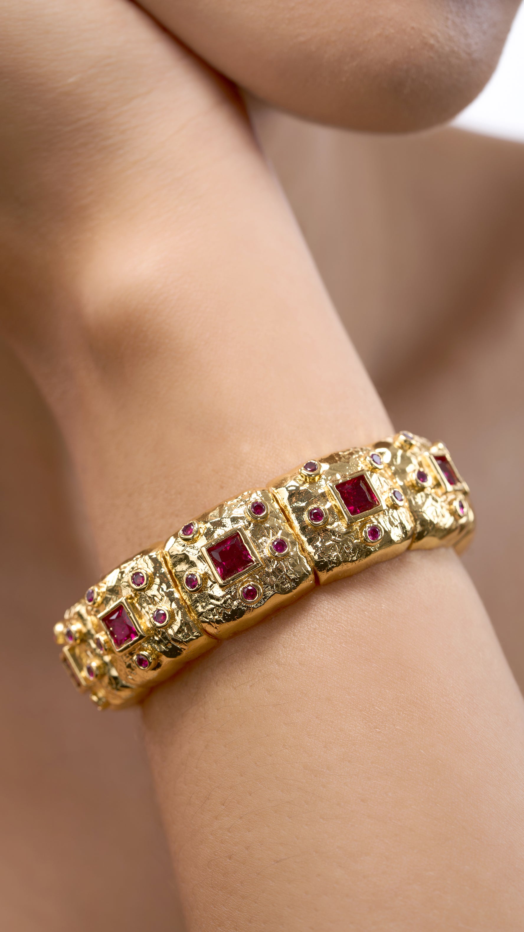 NAZANIN GOLD PLATED BRACELET WITH SEMI PRECIOUS STONES