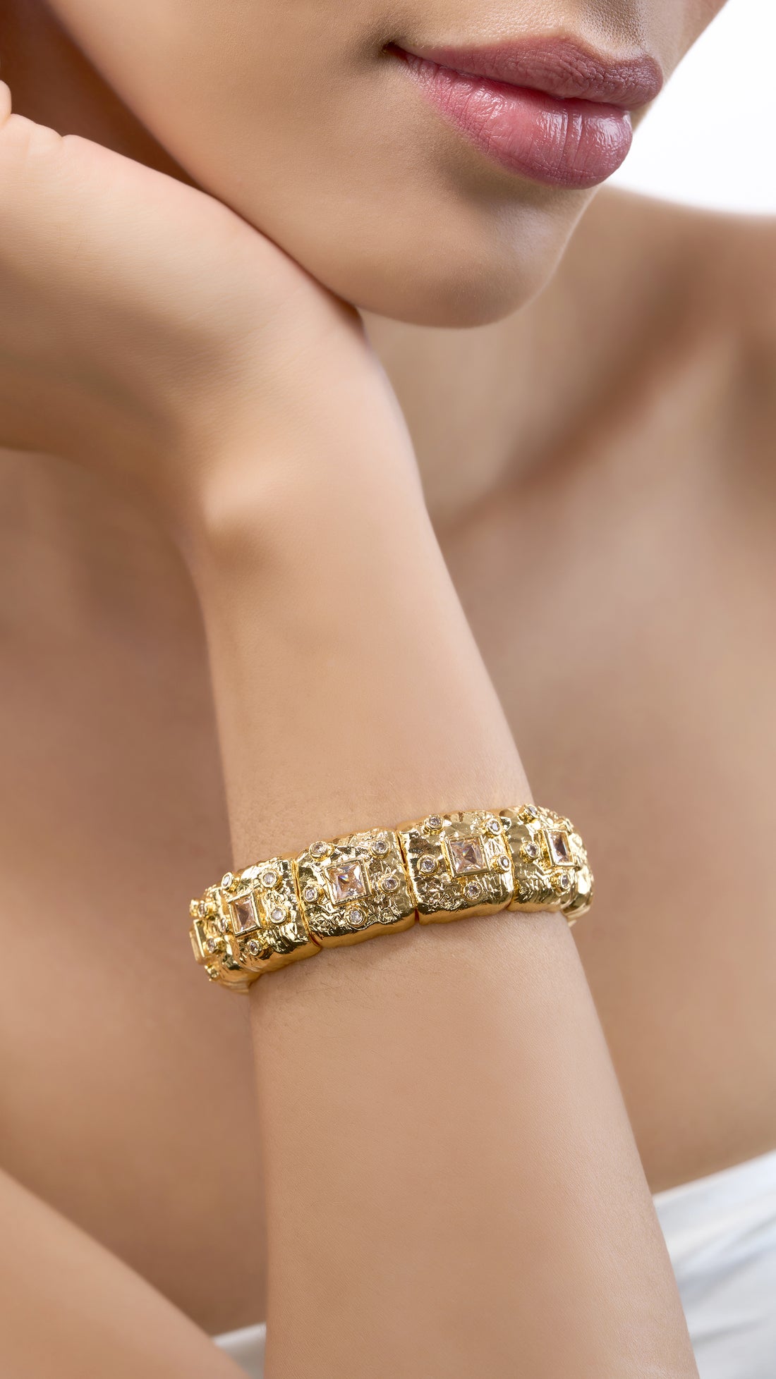 AREZOO GOLD PLATED BRACELET WITH SEMI PRECIOUS STONES