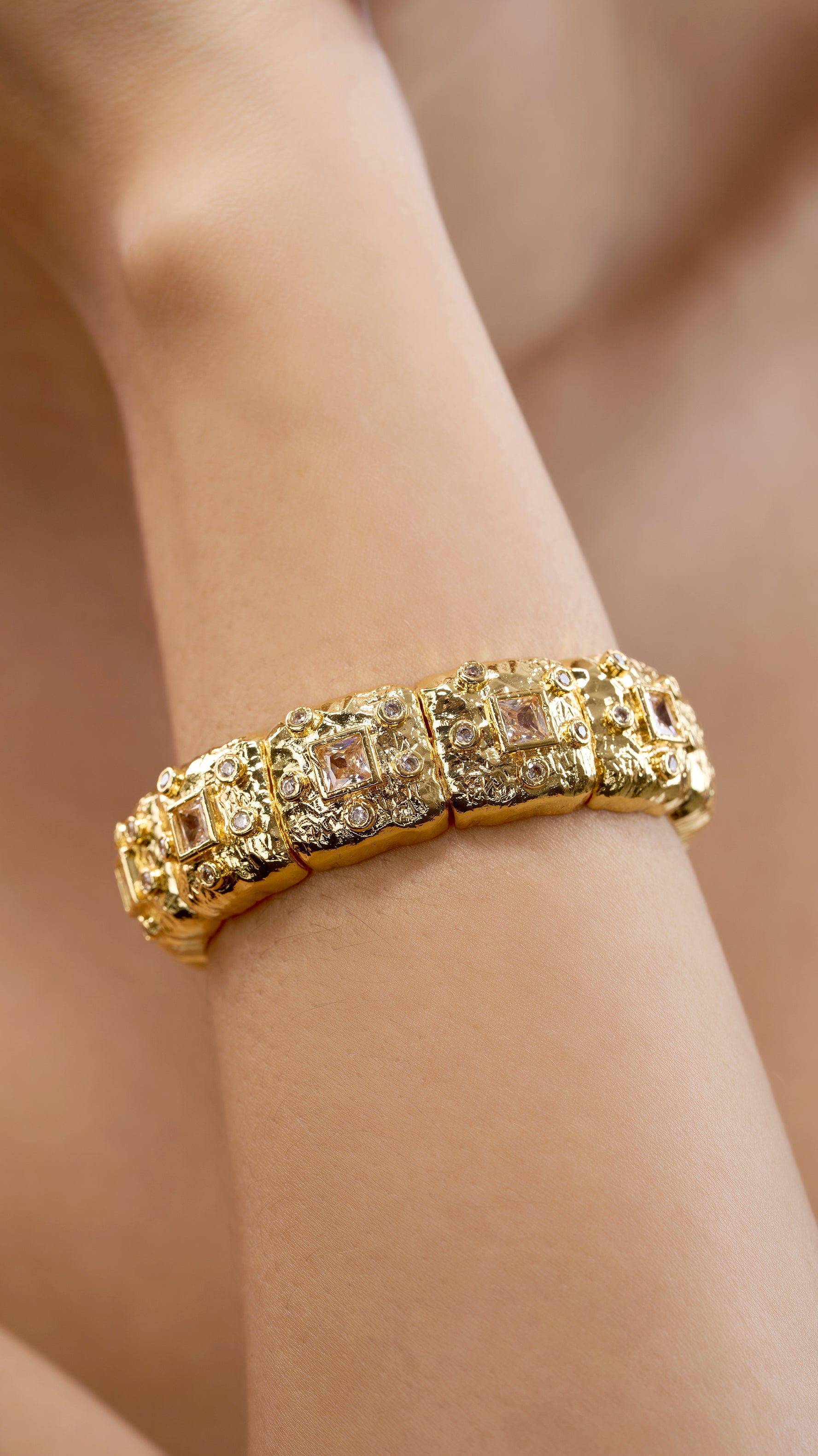 AREZOO GOLD PLATED BRACELET WITH SEMI PRECIOUS STONES