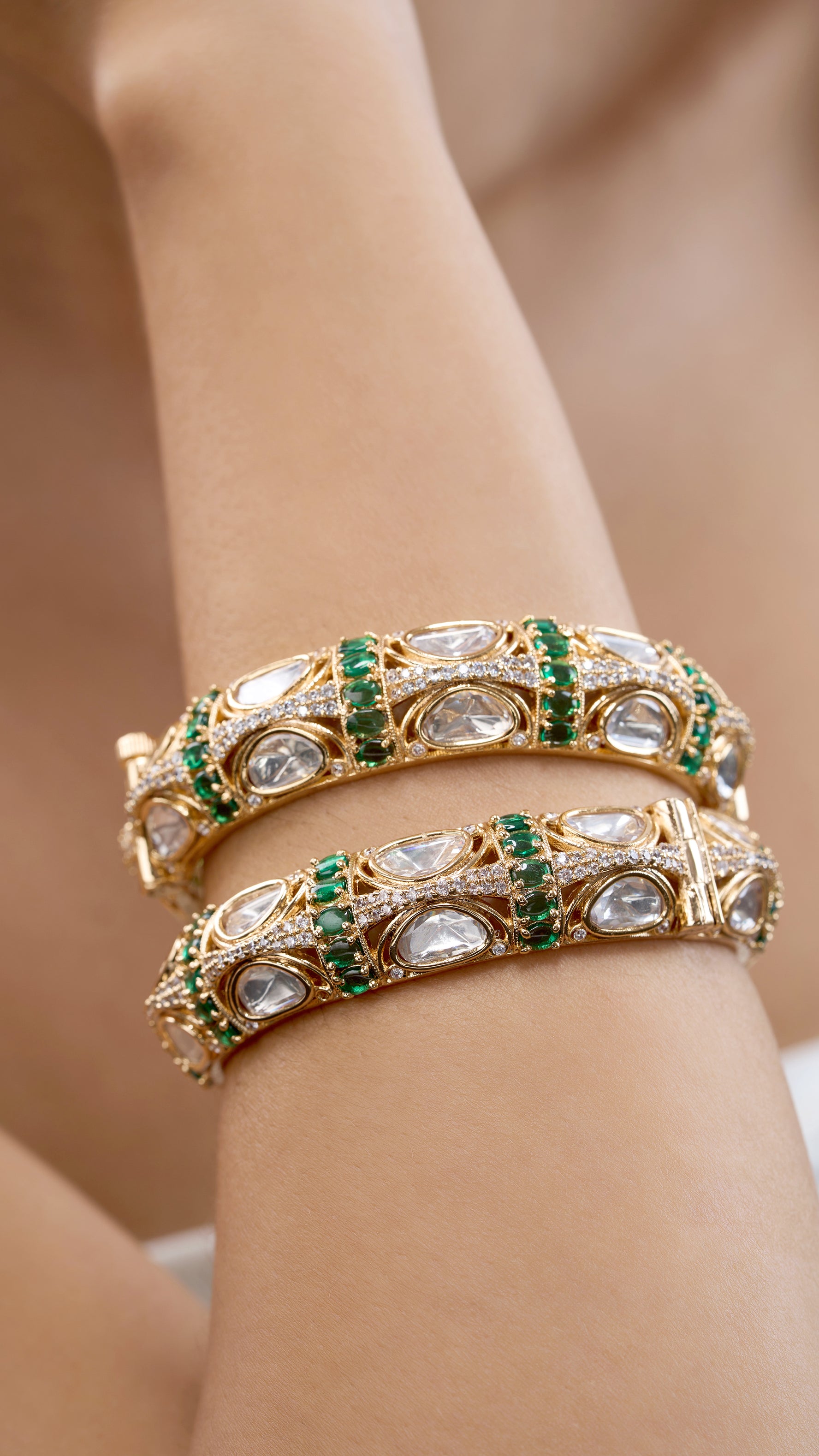 RUBINA UNCUT POLKI BANGLE