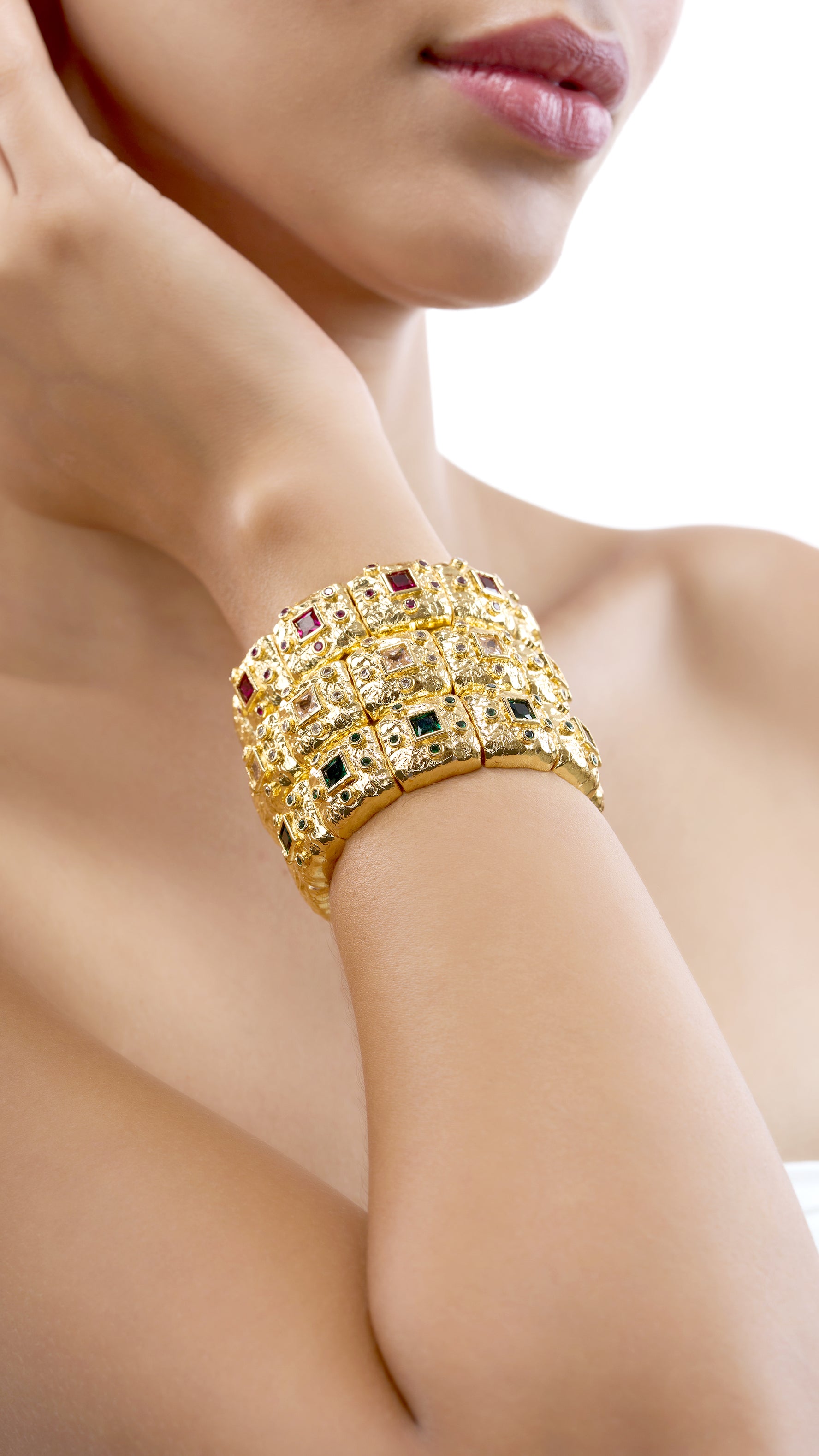 ZUBAIDA GOLD PLATED BRACELET