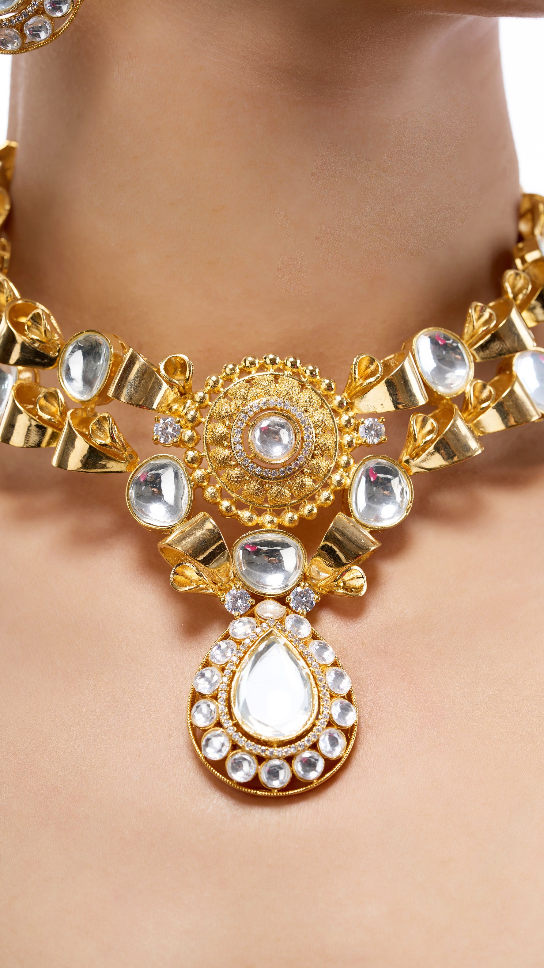 SAMPURNA GOLD FOIL DOUBLE LAYER NECKLACE WITH FILIGREE & POLKI